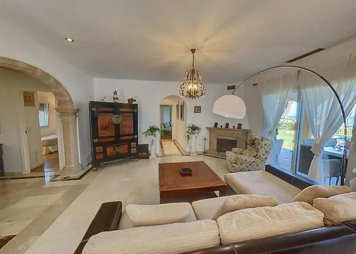 Elegante Villa Con Espectaculares Vistas Al Mediterraneo