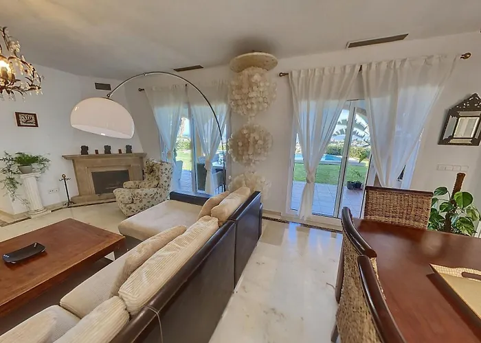 Elegante Villa Con Espectaculares Vistas Al Mediterraneo