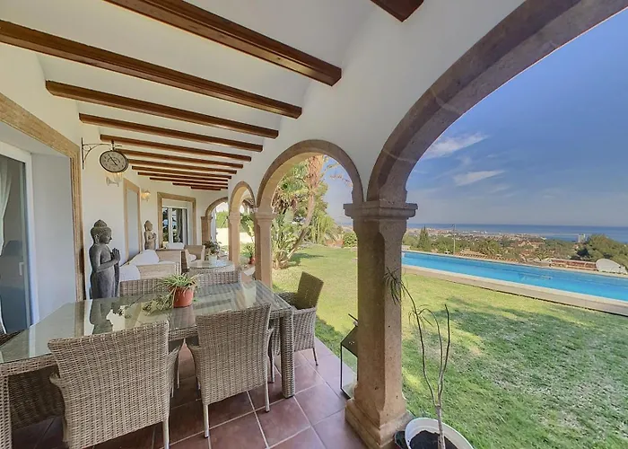 Elegante Villa Con Espectaculares Vistas Al Mediterraneo