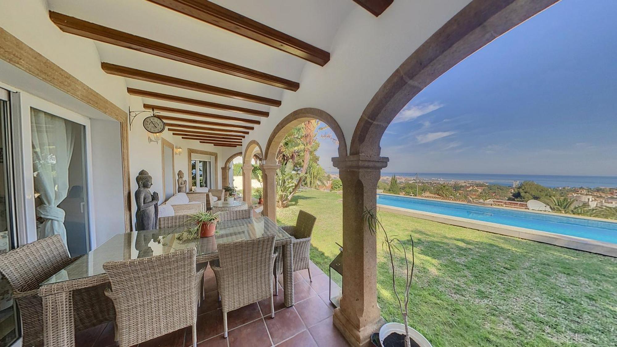 Elegante Con Espectaculares Vistas Al Mediterraneo Villa